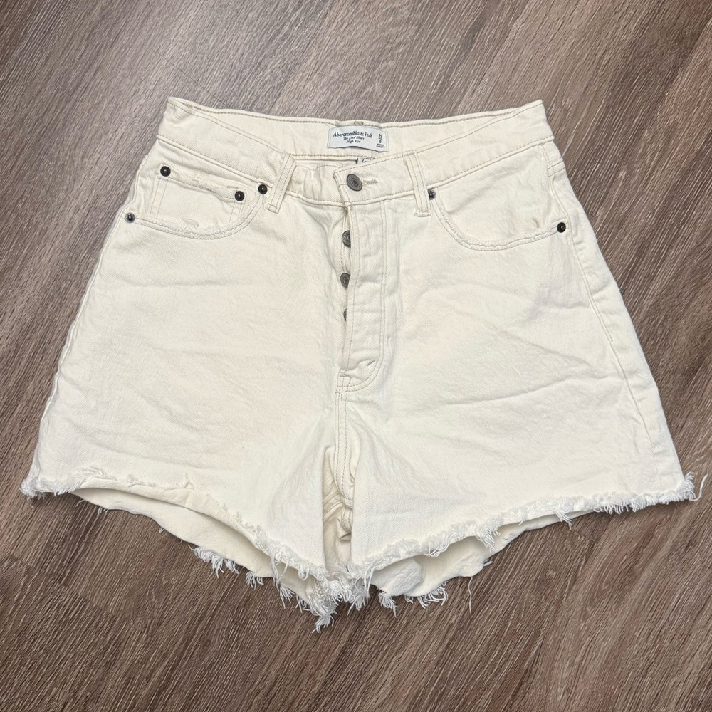 Abercrombie & Fitch Cream Women's Shorts